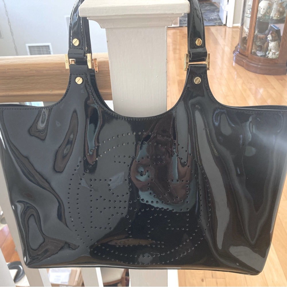 Tory Burch / Bags / Tory Burch Patent Leather Bombe Tote Excellent Condition